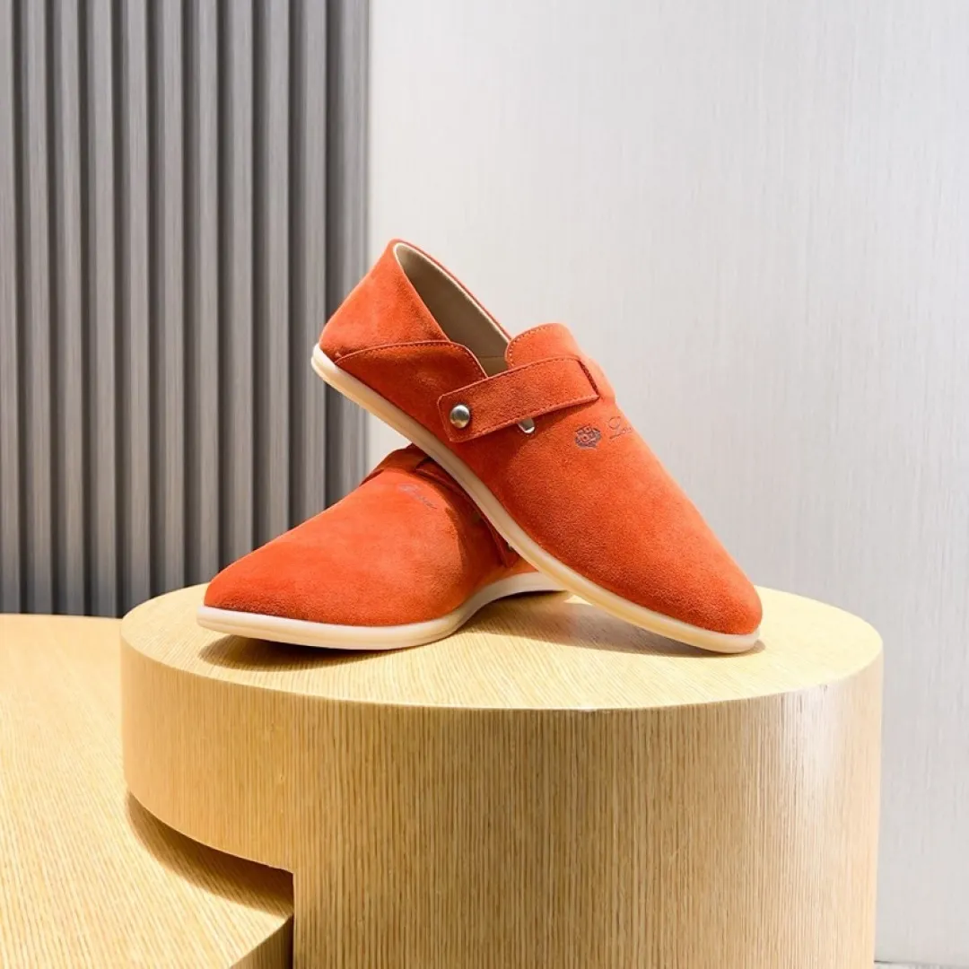 Factory price 420💰[loro piana] 2025 new moccasins, popular casual sneakers for street men. The shoes are made of first-layer suede leather uppers with rubber soles. They are classic. The complex craftsmanship and meticulous structure make the shoes light and soft, allowing you to walk comfortably and freely. Perfect for summer wear. Yardage: 38-45.